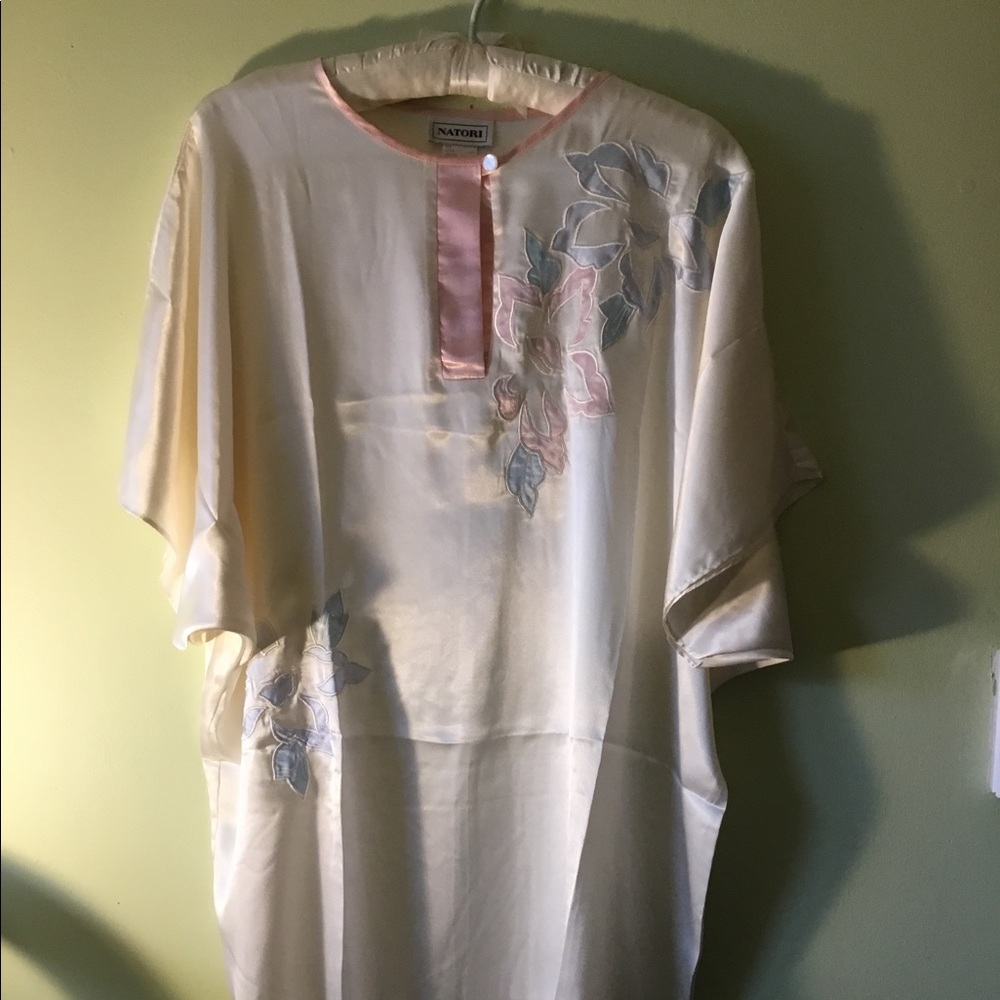 New NATORI silk night gown size S